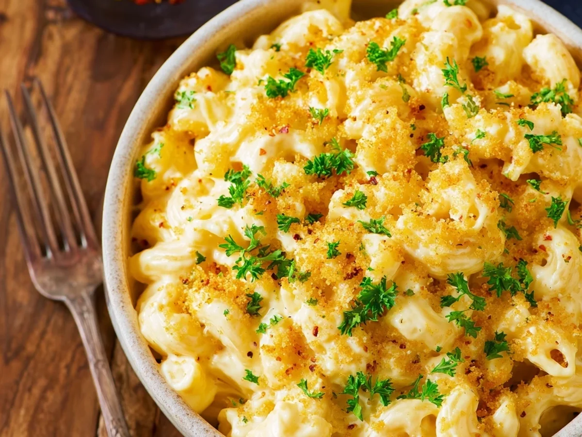 Creamy Stovetop Macaroni Cheese: A Quick Hug - Image 1