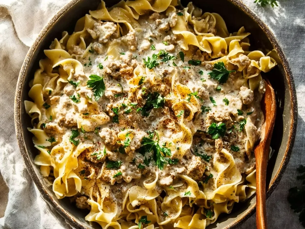 Creamy Turkey Stroganoff: Quick & Flavorful Dinner - Image 1