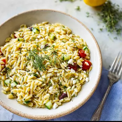 Creamy Greek Orzo Pasta: A Tangy Weeknight Delight